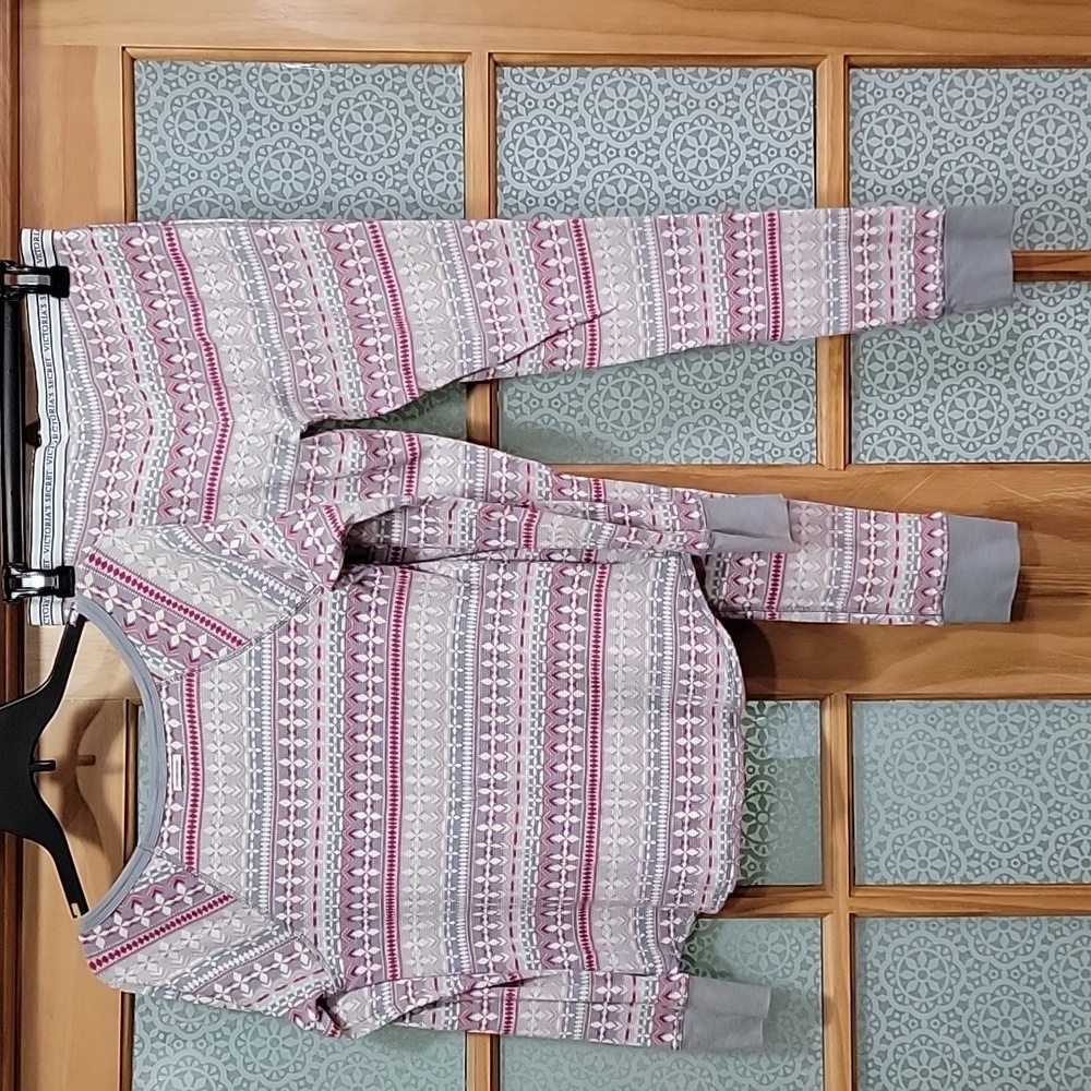 Cozy Gray and Pink Victoria's Secret Pajamas - Picture 4 of 4